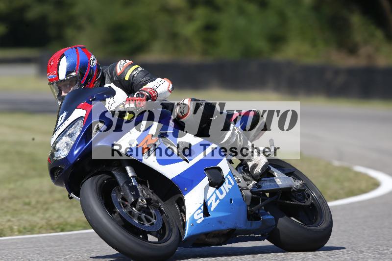 /Archiv-2025/49 26.08.2025 Cornu Master School ADR/rot-rouge/0